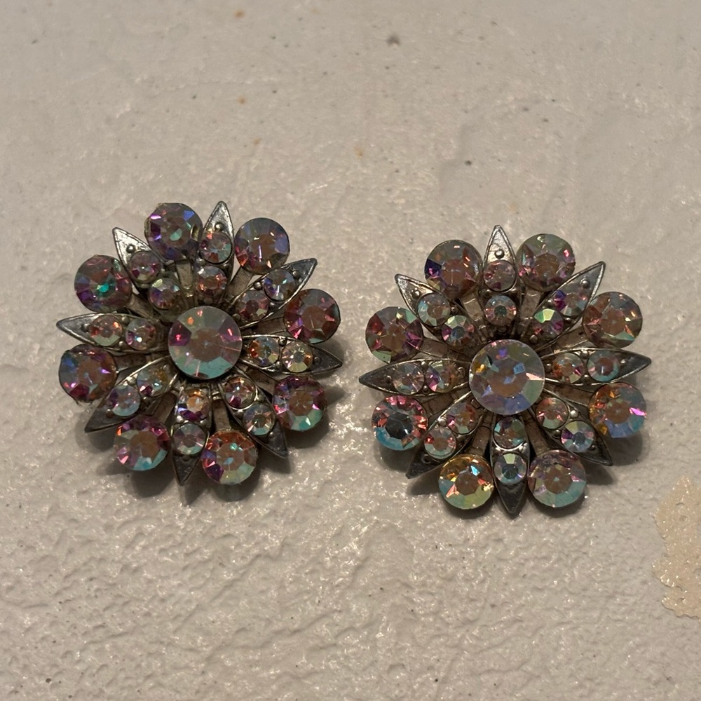 40s/50s Starburst Aurora Borealis Rhinestone Silver Tone Clip on Earrings